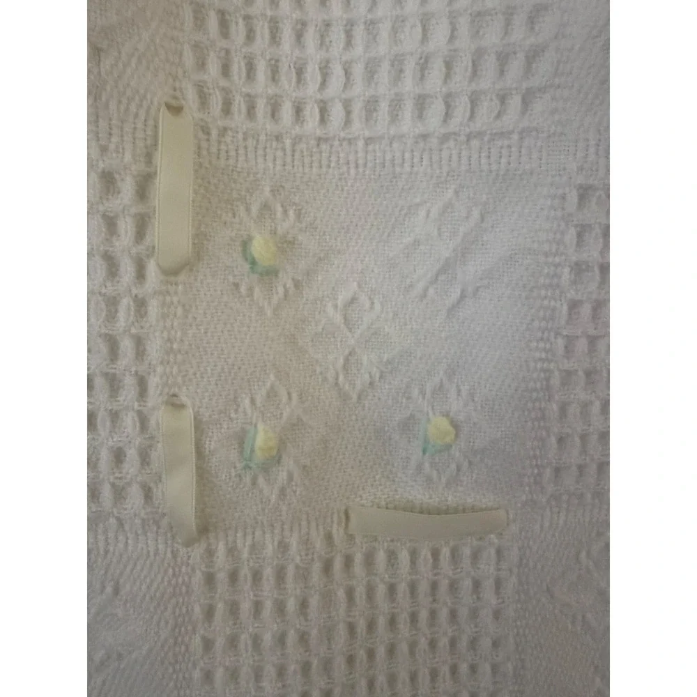 Vintage Kids Count open-weave acrylic baby blanket  Ribbon Fringe 36x40 1970's